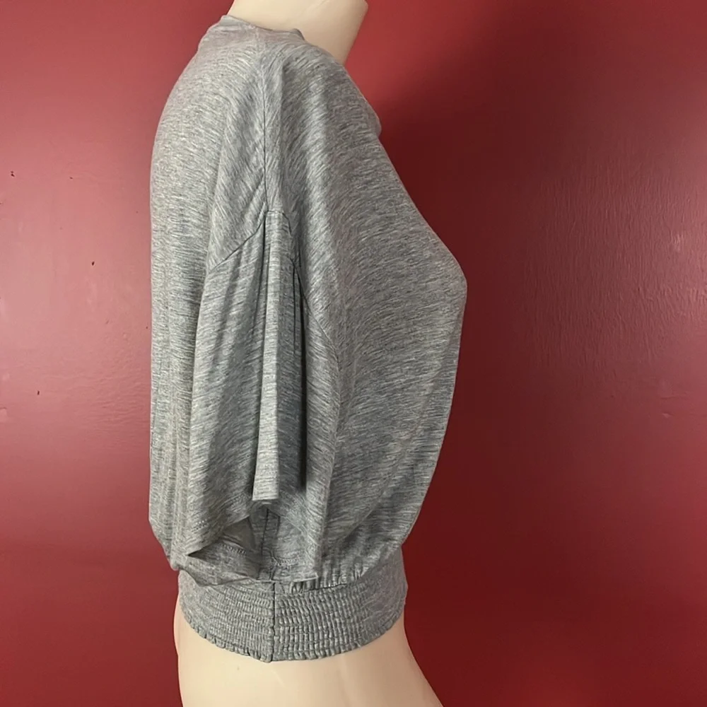 BNWOT Lime Blue elastic bottom super soft top - Picture 5 of 12